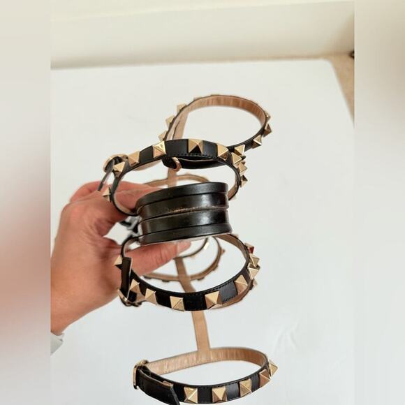 Valentino Garavani Black leather Gladiator caged Rockstud flat sandals EU 38 - Picture 9 of 13